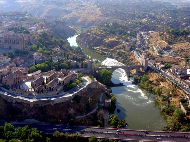 El rio Tajo a su paso por la ciudad